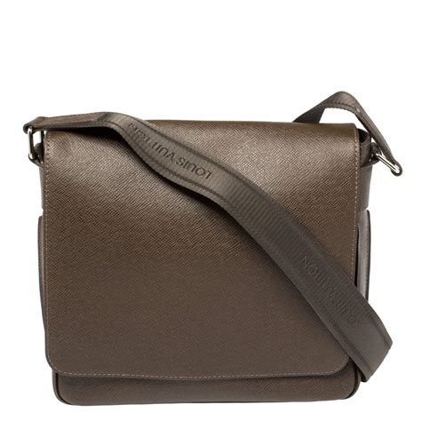 louis vuitton taiga roman leather bag|Louis Vuitton Grizzli Taiga Leather Roman MM Messenger Bag.